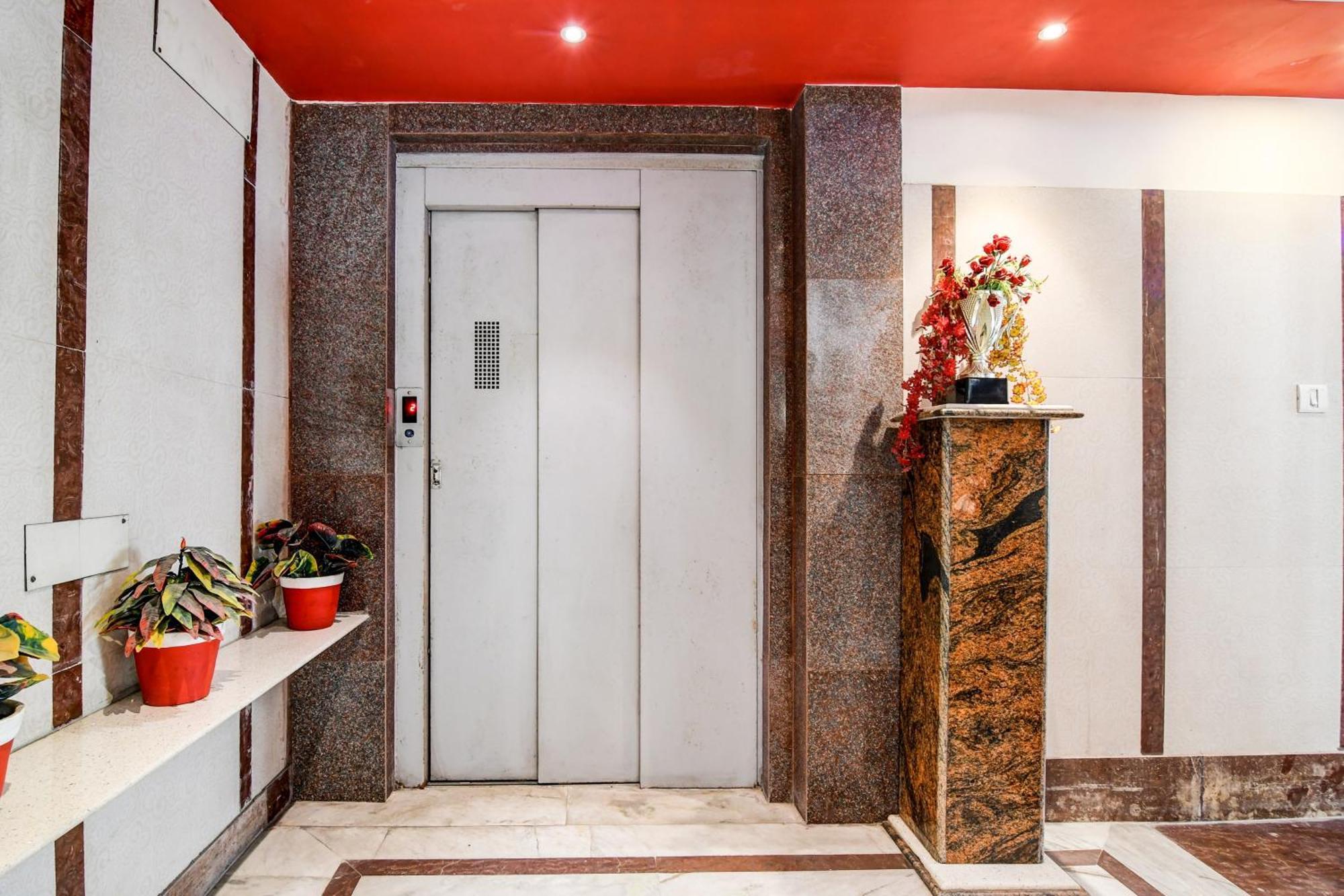 Super Collection O Raj Guest House Near Kolkata Airport Gauripur  Exterior photo
